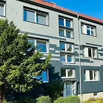 Senfzimmer Mit Balkon Apartment Gerwisch