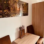 Senfzimmer Mit Balkon *