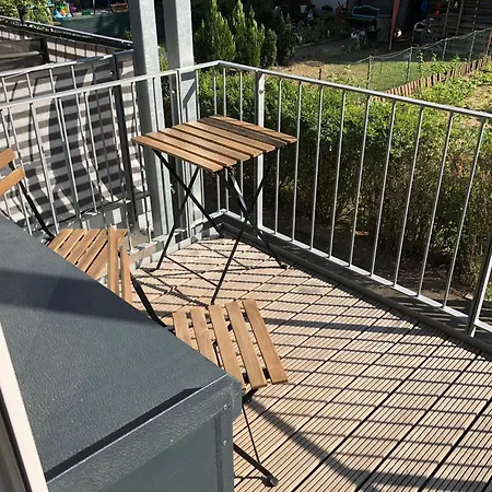 Aufladen & Entspannen Mit Balkon In Grw Apartment Gerwisch