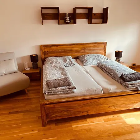 Aufladen & Entspannen Mit Balkon In Grw Apartment Gerwisch