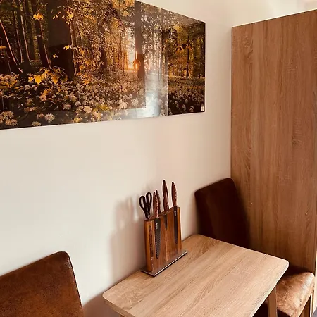 Senfzimmer Mit Balkon *