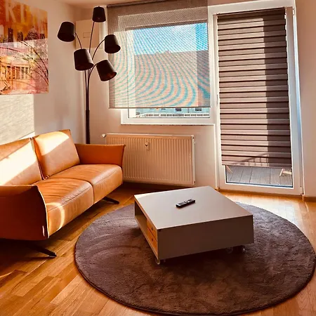 Senfzimmer Mit Balkon *